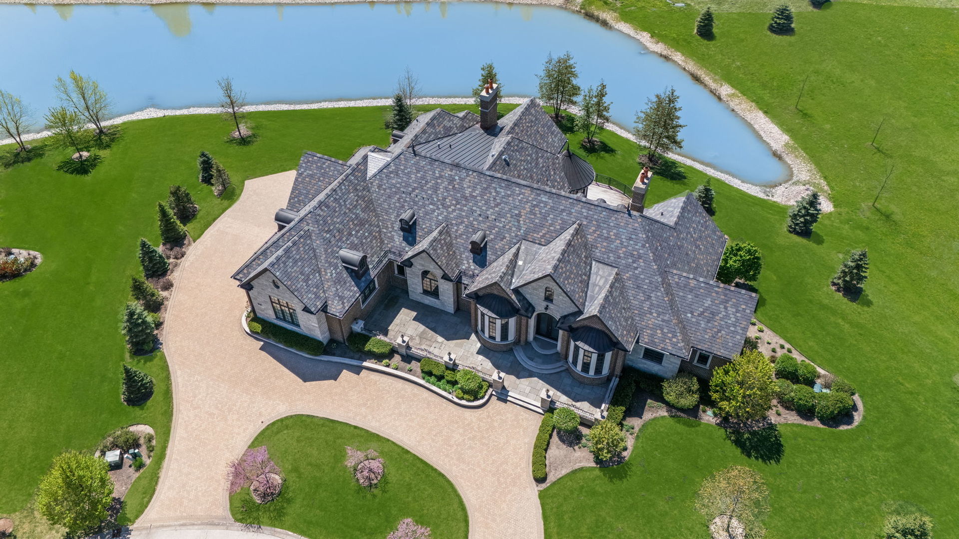 23 Enclave Court — South Barrington new construction single family home